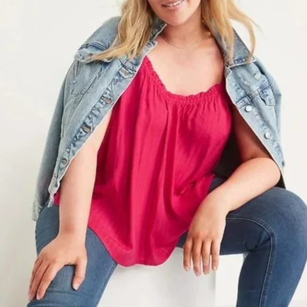 Old Navy Ruffled Textured-Dobby Cami Top